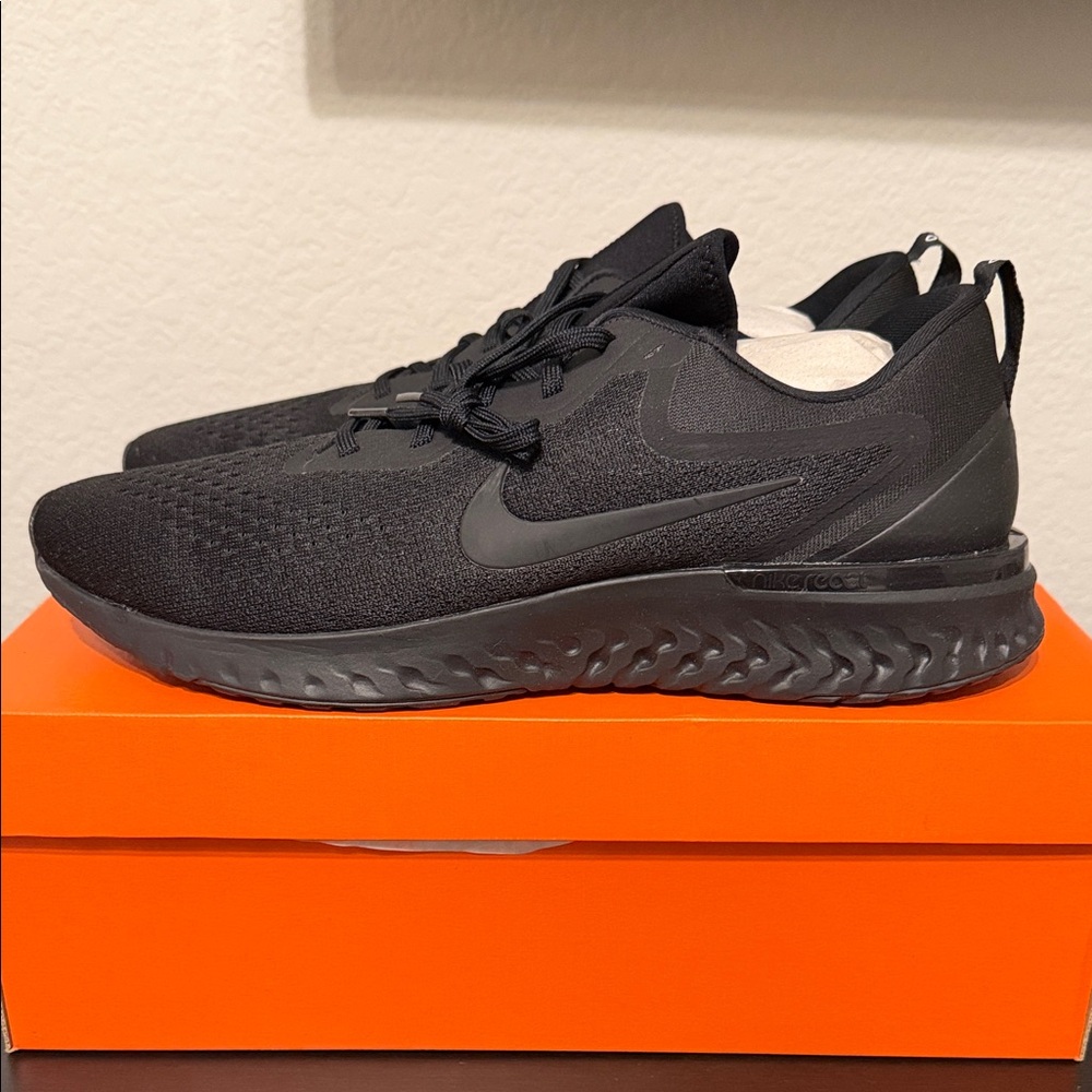 Nike Odyssey React - Black